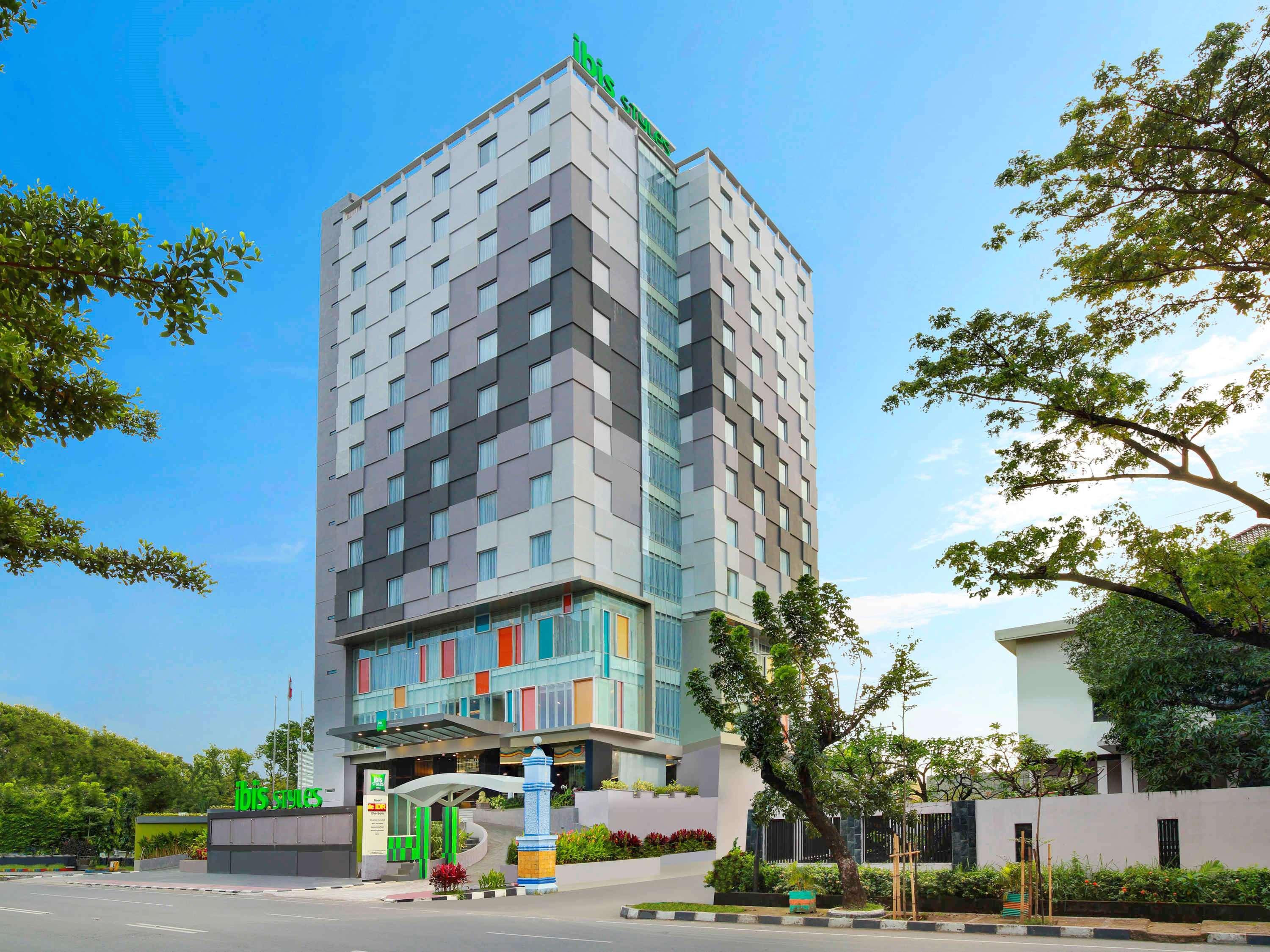 Ibis Styles Makassar Sam Ratulangi Hotel Exterior photo