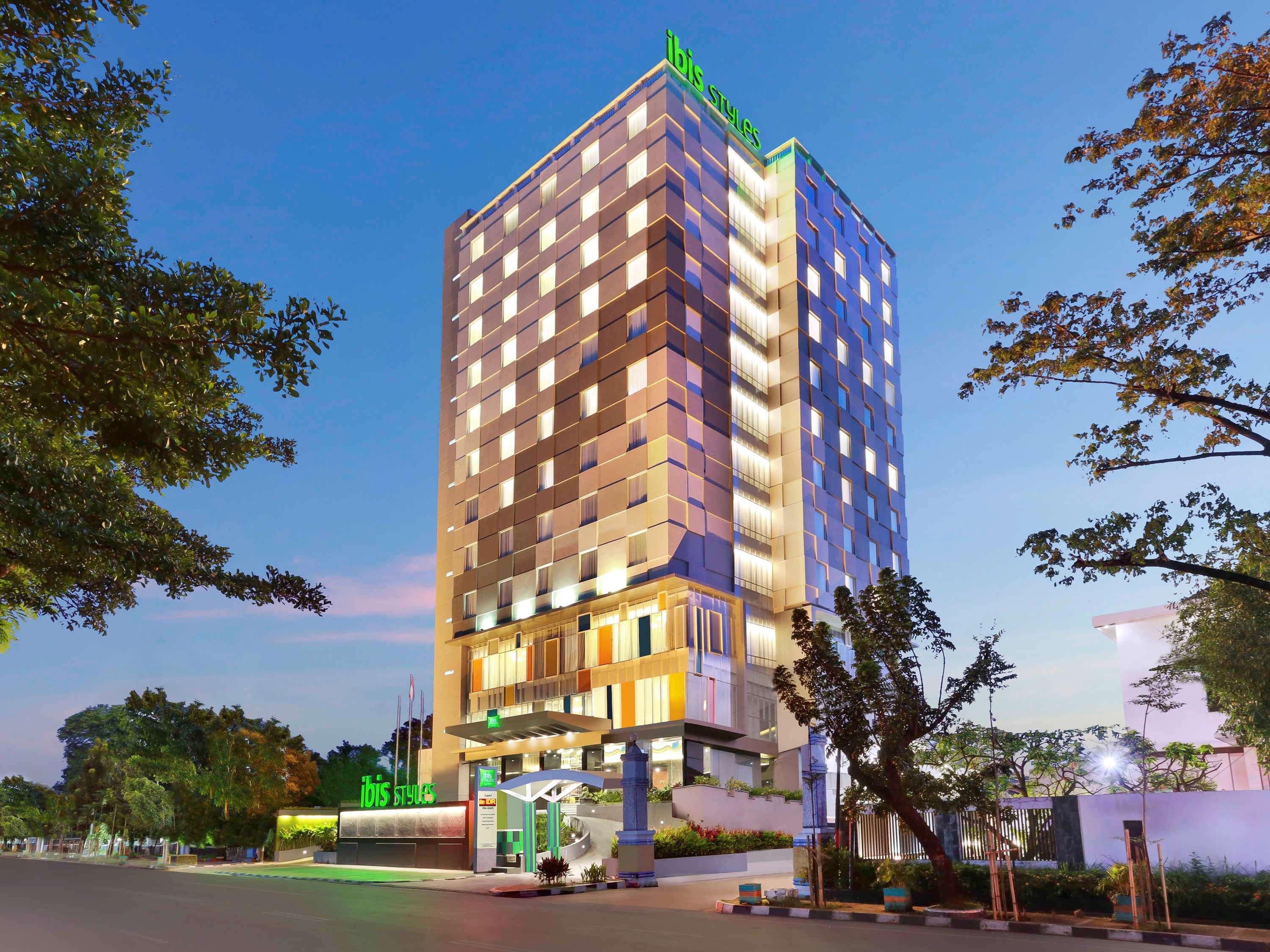 Ibis Styles Makassar Sam Ratulangi Hotel Exterior photo